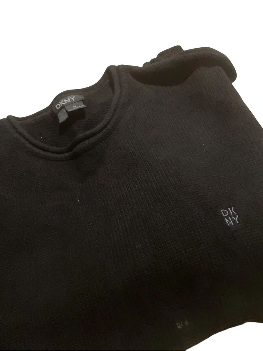 DKNY Men’s Black Crewneck Sweater excellent size XL